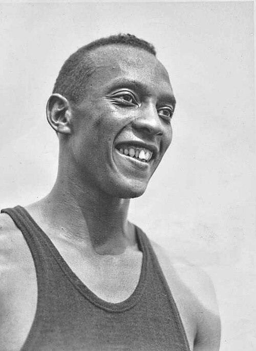 Jesse Owens bei den Olympischen Spielen 1936